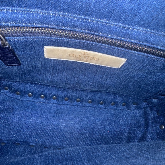 Valentino Garavani Rockstud Rolling Small Denim Guitar-Strap Cross Body Bag - Picture 4 of 4